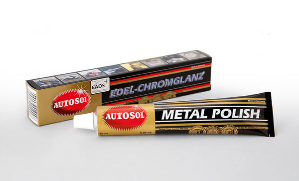 Produits de polissage et nettoyants pour métaux Autosol.